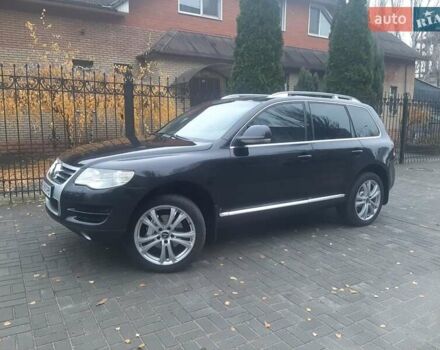 Черный Фольксваген Туарег, объемом двигателя 3 л и пробегом 445 тыс. км за 11500 $, фото 1 на Automoto.ua