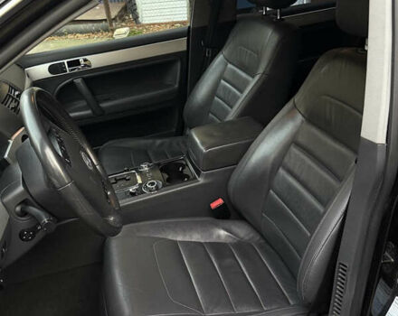 Черный Фольксваген Туарег, объемом двигателя 3 л и пробегом 351 тыс. км за 13500 $, фото 23 на Automoto.ua