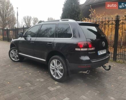 Черный Фольксваген Туарег, объемом двигателя 3 л и пробегом 445 тыс. км за 11500 $, фото 2 на Automoto.ua