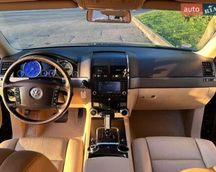 Черный Фольксваген Туарег, объемом двигателя 2.5 л и пробегом 317 тыс. км за 11500 $, фото 6 на Automoto.ua