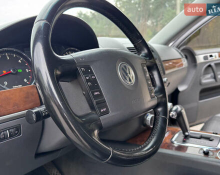 Черный Фольксваген Туарег, объемом двигателя 2.97 л и пробегом 294 тыс. км за 10508 $, фото 33 на Automoto.ua