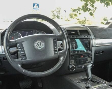 Черный Фольксваген Туарег, объемом двигателя 3 л и пробегом 220 тыс. км за 4100 $, фото 8 на Automoto.ua