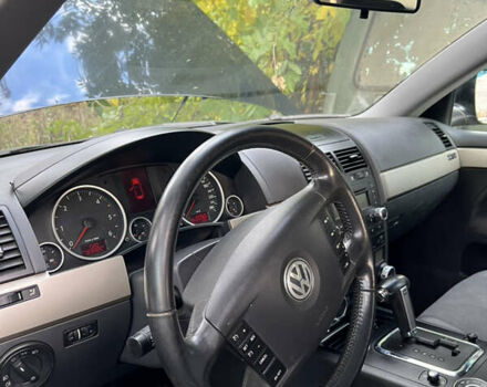 Черный Фольксваген Туарег, объемом двигателя 2.52 л и пробегом 237 тыс. км за 6500 $, фото 9 на Automoto.ua