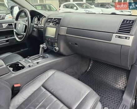Черный Фольксваген Туарег, объемом двигателя 3.6 л и пробегом 250 тыс. км за 10700 $, фото 16 на Automoto.ua