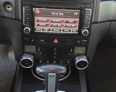 Черный Фольксваген Туарег, объемом двигателя 3 л и пробегом 290 тыс. км за 12300 $, фото 4 на Automoto.ua