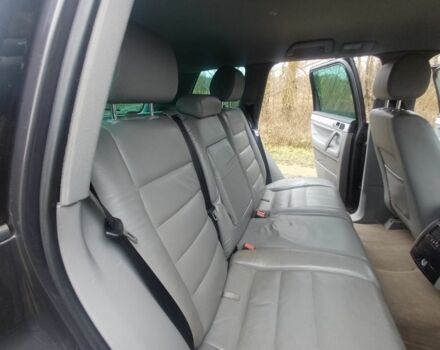 Чорний Фольксваген Туарег, об'ємом двигуна 3 л та пробігом 349 тис. км за 6500 $, фото 6 на Automoto.ua