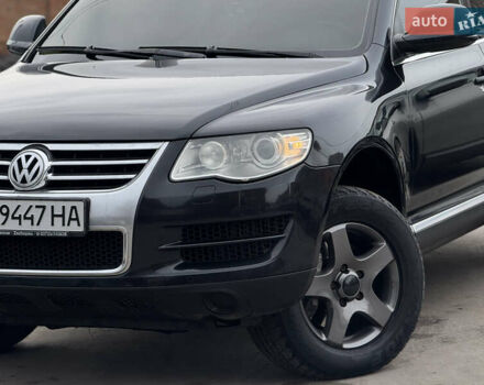 Черный Фольксваген Туарег, объемом двигателя 3 л и пробегом 333 тыс. км за 9950 $, фото 1 на Automoto.ua