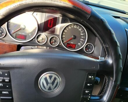 Черный Фольксваген Туарег, объемом двигателя 3 л и пробегом 270 тыс. км за 9500 $, фото 4 на Automoto.ua