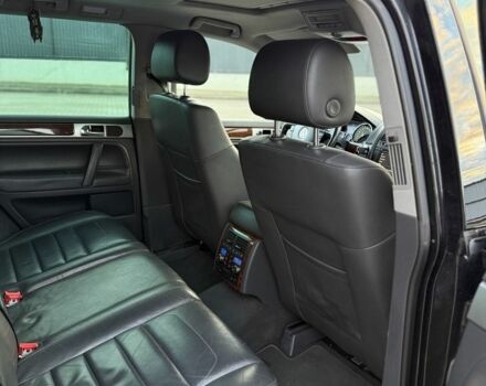 Чорний Фольксваген Туарег, об'ємом двигуна 3 л та пробігом 404 тис. км за 6500 $, фото 13 на Automoto.ua