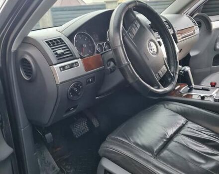 Черный Фольксваген Туарег, объемом двигателя 3 л и пробегом 258 тыс. км за 10500 $, фото 9 на Automoto.ua