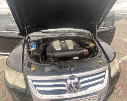 Чорний Фольксваген Туарег, об'ємом двигуна 3 л та пробігом 207 тис. км за 12000 $, фото 7 на Automoto.ua