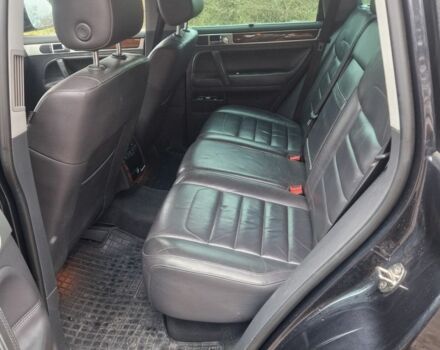 Чорний Фольксваген Туарег, об'ємом двигуна 3 л та пробігом 250 тис. км за 6648 $, фото 4 на Automoto.ua