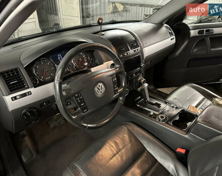 Черный Фольксваген Туарег, объемом двигателя 3 л и пробегом 351 тыс. км за 13500 $, фото 13 на Automoto.ua