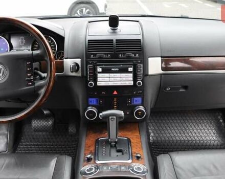 Черный Фольксваген Туарег, объемом двигателя 3 л и пробегом 335 тыс. км за 9803 $, фото 21 на Automoto.ua