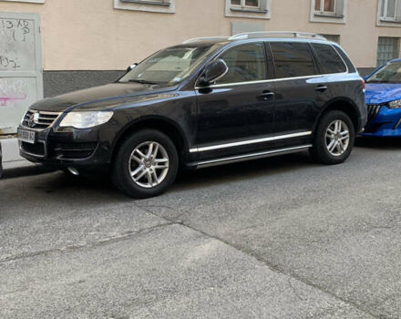 Черный Фольксваген Туарег, объемом двигателя 2.4 л и пробегом 186 тыс. км за 14755 $, фото 1 на Automoto.ua