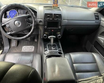 Чорний Фольксваген Туарег, об'ємом двигуна 3 л та пробігом 220 тис. км за 10500 $, фото 9 на Automoto.ua