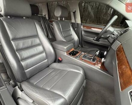 Черный Фольксваген Туарег, объемом двигателя 3 л и пробегом 239 тыс. км за 10300 $, фото 18 на Automoto.ua