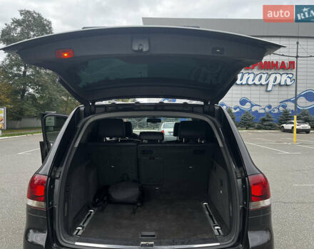 Черный Фольксваген Туарег, объемом двигателя 4.9 л и пробегом 252 тыс. км за 13800 $, фото 37 на Automoto.ua