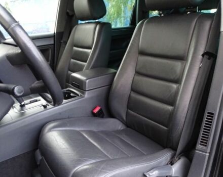 Черный Фольксваген Туарег, объемом двигателя 0 л и пробегом 250 тыс. км за 3500 $, фото 4 на Automoto.ua