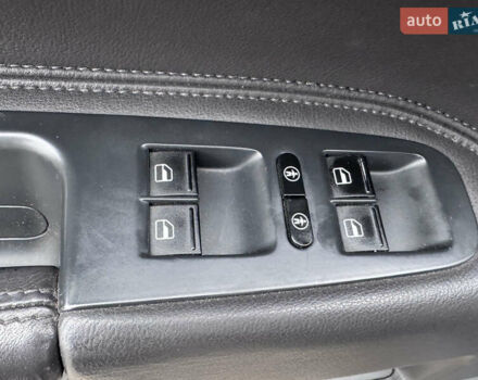 Черный Фольксваген Туарег, объемом двигателя 2.97 л и пробегом 294 тыс. км за 10508 $, фото 29 на Automoto.ua