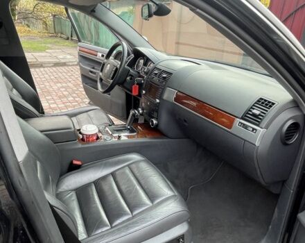 Черный Фольксваген Туарег, объемом двигателя 3 л и пробегом 270 тыс. км за 6500 $, фото 7 на Automoto.ua