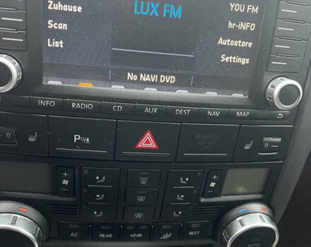 Черный Фольксваген Туарег, объемом двигателя 4.9 л и пробегом 252 тыс. км за 13800 $, фото 44 на Automoto.ua