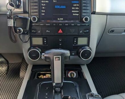 Чорний Фольксваген Туарег, об'ємом двигуна 2.97 л та пробігом 319 тис. км за 10600 $, фото 17 на Automoto.ua