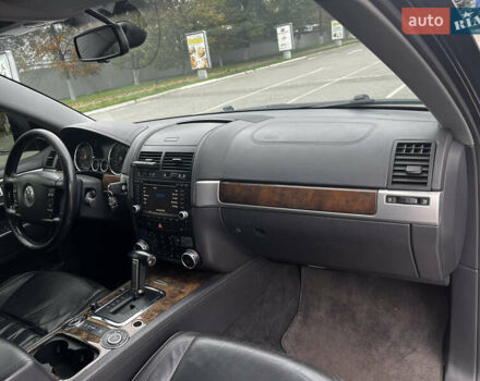 Черный Фольксваген Туарег, объемом двигателя 4.9 л и пробегом 252 тыс. км за 13800 $, фото 16 на Automoto.ua