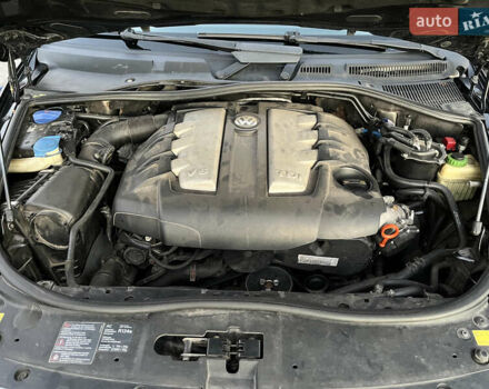 Черный Фольксваген Туарег, объемом двигателя 3 л и пробегом 230 тыс. км за 10200 $, фото 54 на Automoto.ua