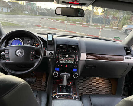 Черный Фольксваген Туарег, объемом двигателя 3 л и пробегом 230 тыс. км за 10200 $, фото 49 на Automoto.ua