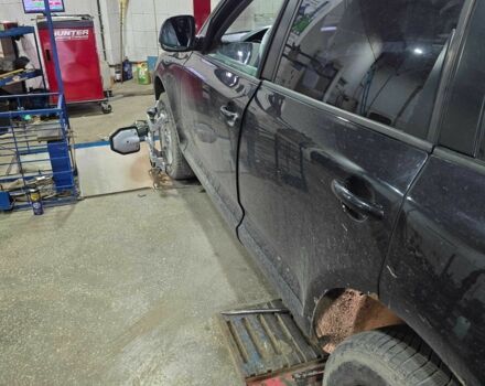 Черный Фольксваген Туарег, объемом двигателя 2.5 л и пробегом 352 тыс. км за 7500 $, фото 10 на Automoto.ua