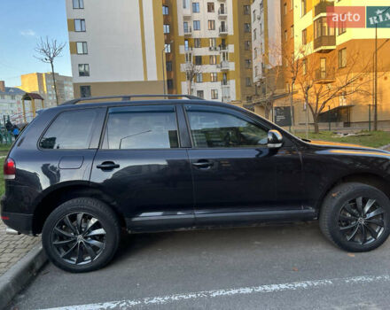 Черный Фольксваген Туарег, объемом двигателя 2.46 л и пробегом 258 тыс. км за 9500 $, фото 3 на Automoto.ua