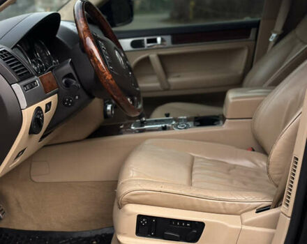 Черный Фольксваген Туарег, объемом двигателя 4.9 л и пробегом 340 тыс. км за 7900 $, фото 16 на Automoto.ua