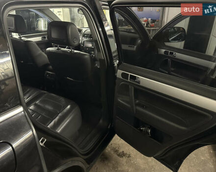 Черный Фольксваген Туарег, объемом двигателя 3 л и пробегом 351 тыс. км за 13500 $, фото 8 на Automoto.ua