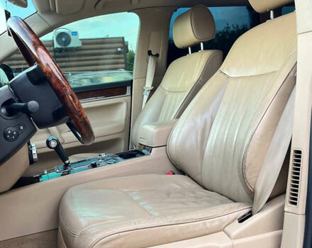 Черный Фольксваген Туарег, объемом двигателя 4.92 л и пробегом 340 тыс. км за 11000 $, фото 8 на Automoto.ua