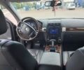 Черный Фольксваген Туарег, объемом двигателя 3 л и пробегом 233 тыс. км за 11000 $, фото 2 на Automoto.ua