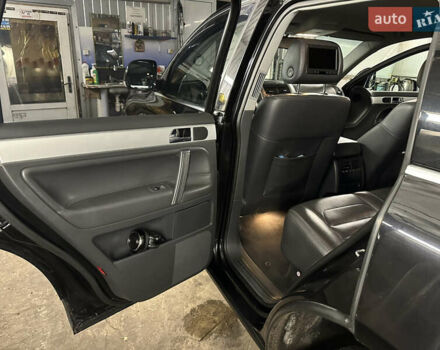 Черный Фольксваген Туарег, объемом двигателя 3 л и пробегом 351 тыс. км за 13500 $, фото 15 на Automoto.ua