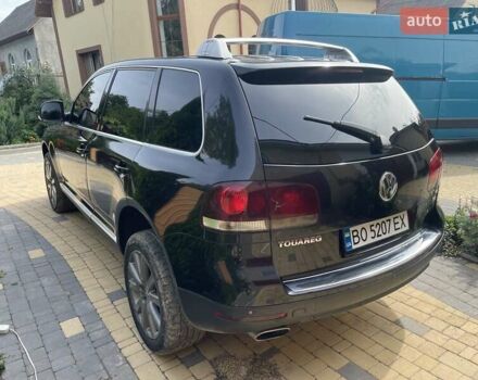 Черный Фольксваген Туарег, объемом двигателя 2.46 л и пробегом 450 тыс. км за 10000 $, фото 2 на Automoto.ua