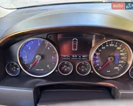 Черный Фольксваген Туарег, объемом двигателя 2.5 л и пробегом 317 тыс. км за 11500 $, фото 12 на Automoto.ua