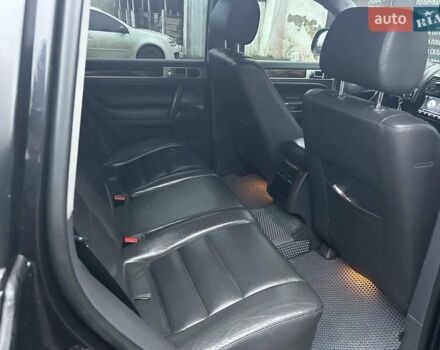 Чорний Фольксваген Туарег, об'ємом двигуна 2.46 л та пробігом 174 тис. км за 11000 $, фото 12 на Automoto.ua