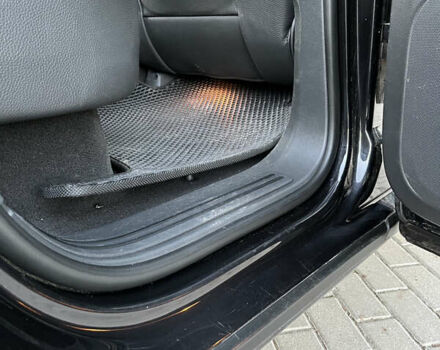 Черный Фольксваген Туарег, объемом двигателя 3 л и пробегом 230 тыс. км за 10200 $, фото 11 на Automoto.ua