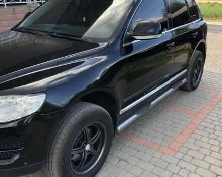 Черный Фольксваген Туарег, объемом двигателя 2.5 л и пробегом 370 тыс. км за 8000 $, фото 1 на Automoto.ua