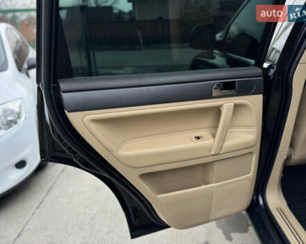 Черный Фольксваген Туарег, объемом двигателя 3 л и пробегом 333 тыс. км за 9950 $, фото 15 на Automoto.ua