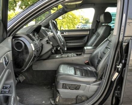 Черный Фольксваген Туарег, объемом двигателя 3 л и пробегом 220 тыс. км за 4100 $, фото 6 на Automoto.ua