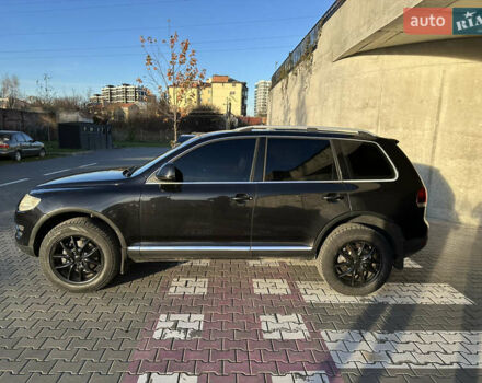 Чорний Фольксваген Туарег, об'ємом двигуна 3 л та пробігом 380 тис. км за 10500 $, фото 1 на Automoto.ua