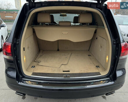 Черный Фольксваген Туарег, объемом двигателя 3 л и пробегом 333 тыс. км за 9950 $, фото 29 на Automoto.ua