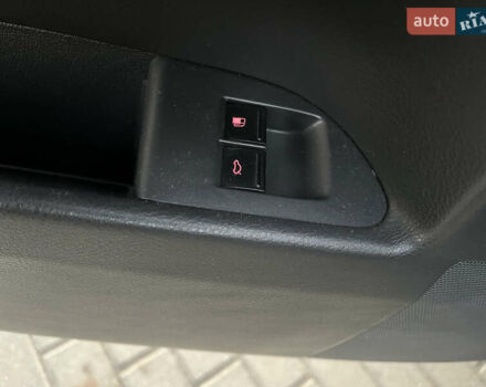 Черный Фольксваген Туарег, объемом двигателя 3 л и пробегом 230 тыс. км за 10200 $, фото 33 на Automoto.ua