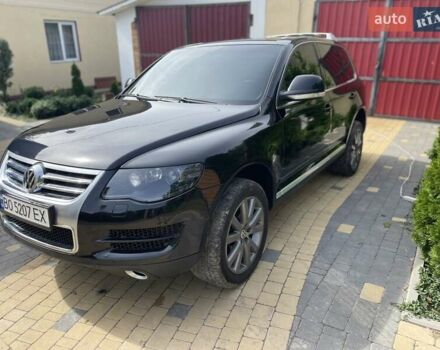 Черный Фольксваген Туарег, объемом двигателя 2.46 л и пробегом 450 тыс. км за 10000 $, фото 1 на Automoto.ua