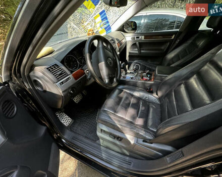 Черный Фольксваген Туарег, объемом двигателя 3.58 л и пробегом 300 тыс. км за 8000 $, фото 5 на Automoto.ua