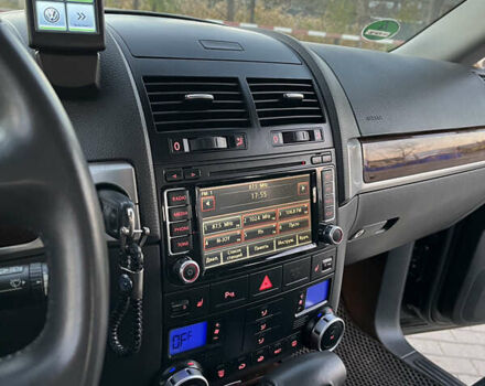 Черный Фольксваген Туарег, объемом двигателя 3 л и пробегом 230 тыс. км за 10200 $, фото 25 на Automoto.ua